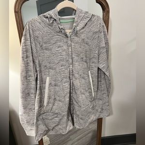 Lulu Lemon light weight rain repellent jacket